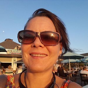 Meet your Posher, Cari